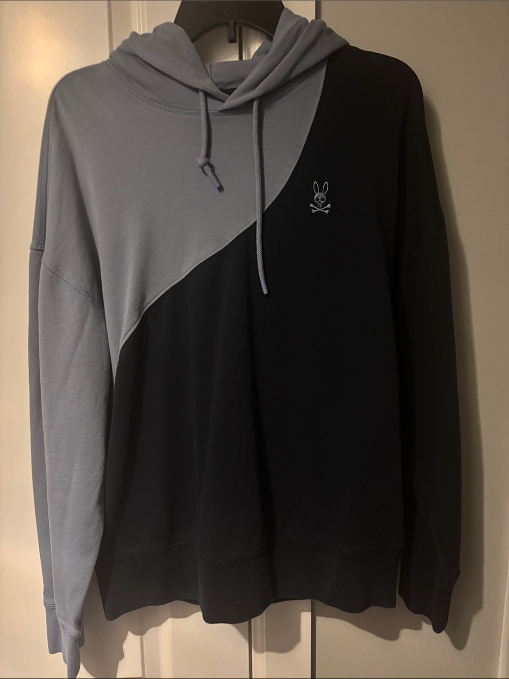 Psycho Bunny Two-Tone Hooded Pullover Sweatshirt - Light Gray & Black